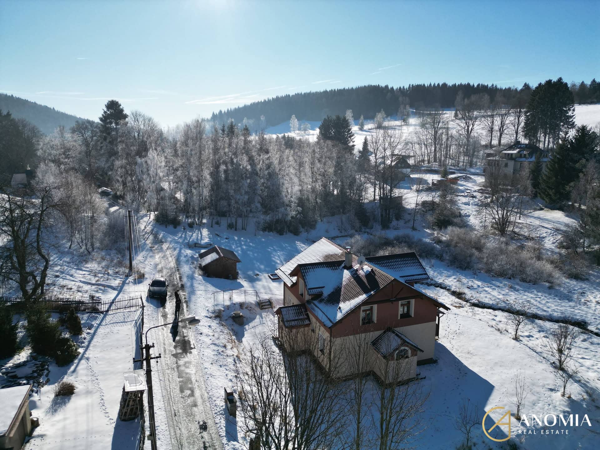1920x1920wm2404202128-2ecb4-prodej-rodinneho-domu-180-m2-pozemek-3-414-m2-dji-0273-b77f247aa0-2262303993