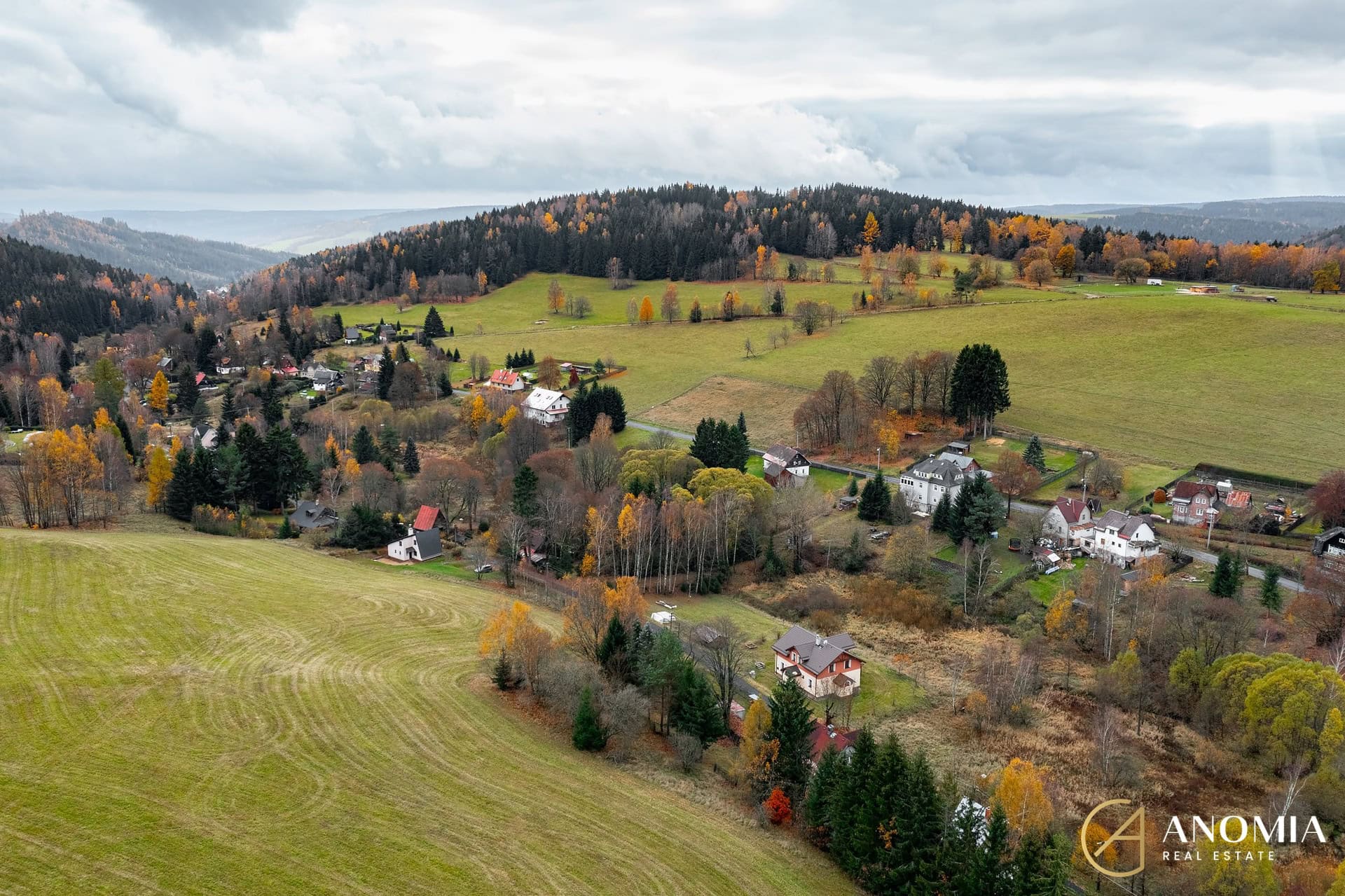 1920x1920wm2404202128-dc4b4-prodej-rodinneho-domu-180-m2-pozemek-3-414-m2-dji-0161-c6b1247aa0-2785597192