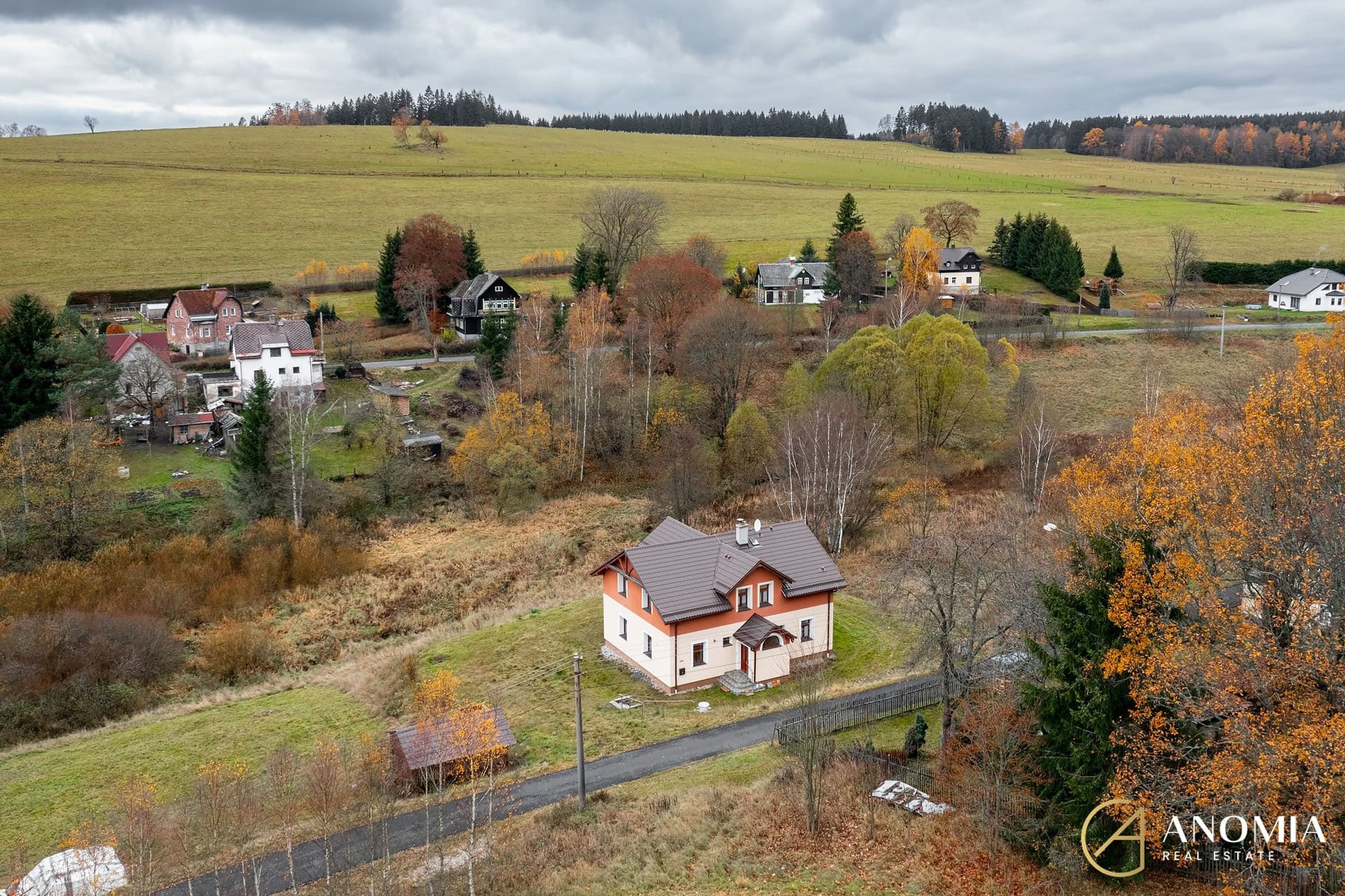 1920x1920wm2404202128-edec6-prodej-rodinneho-domu-180-m2-pozemek-3-414-m2-dji-0186-1e39247aa0-675369992