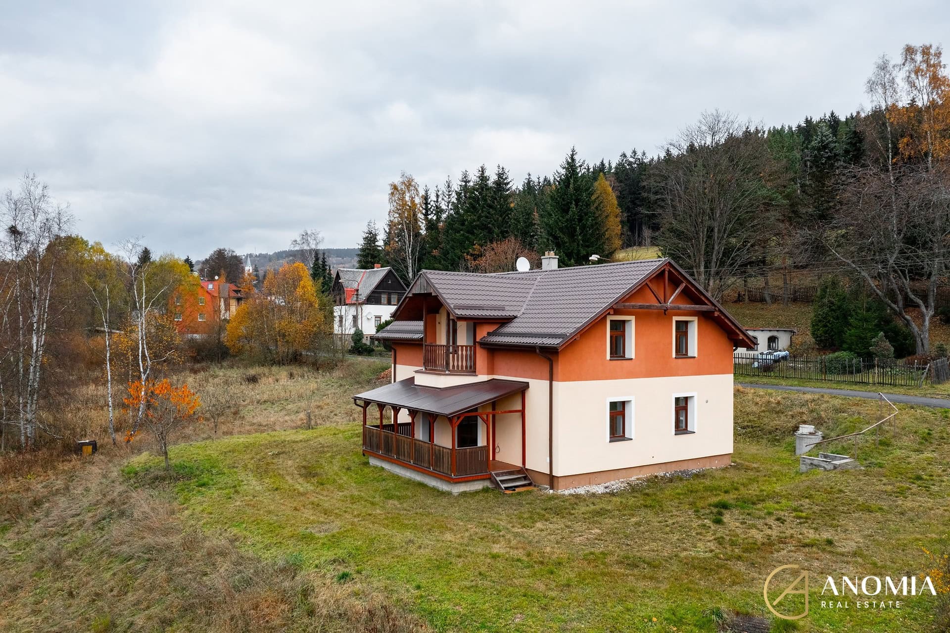 1920x1920wm2404202128-fff71-prodej-rodinneho-domu-180-m2-pozemek-3-414-m2-dji-0140-5220247aa0-1101046385
