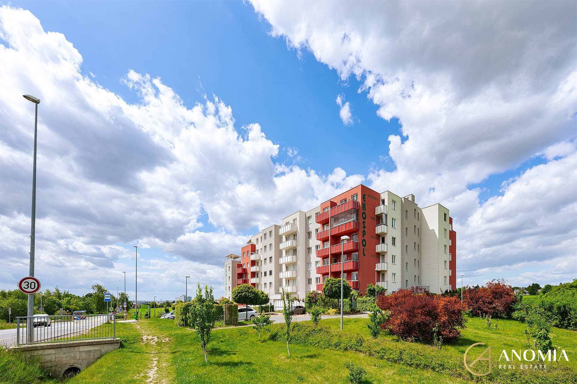 1920x1920wm2404202128-fe040-prodej-bytu-3-kk-77-m2-praha-kyje-dsc02630-2c9f247aa0-3190744643-1