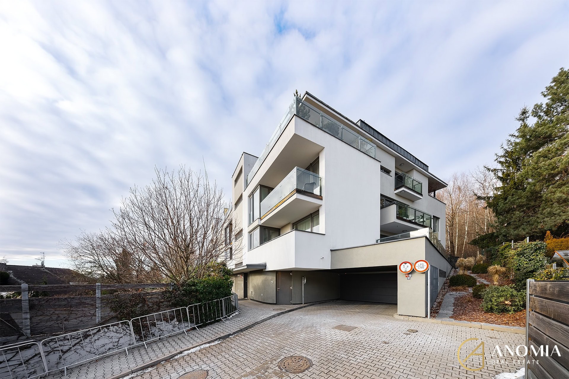 1920x1920wm2404202128-0b0a6-prodej-bytu-3-kk-116-m2-praha-smichov-dsc00617-2-7a38247aa0-2719082010