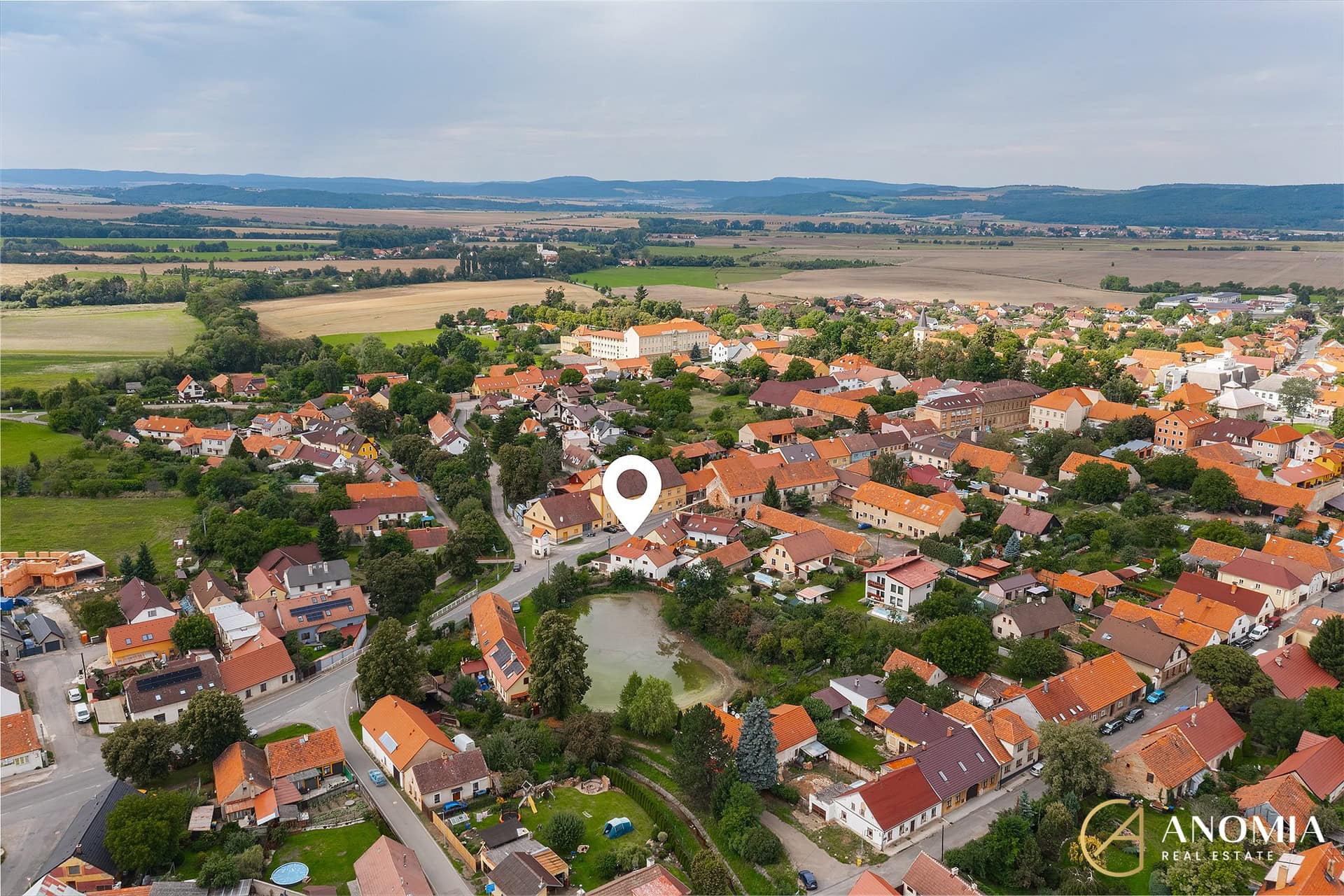 1920x1920wm2404202128-1f83f-prodej-rodinneho-domu-200-m2-hostomice-pod-brdy-dji-0172-c2c7247aa0-2723189842