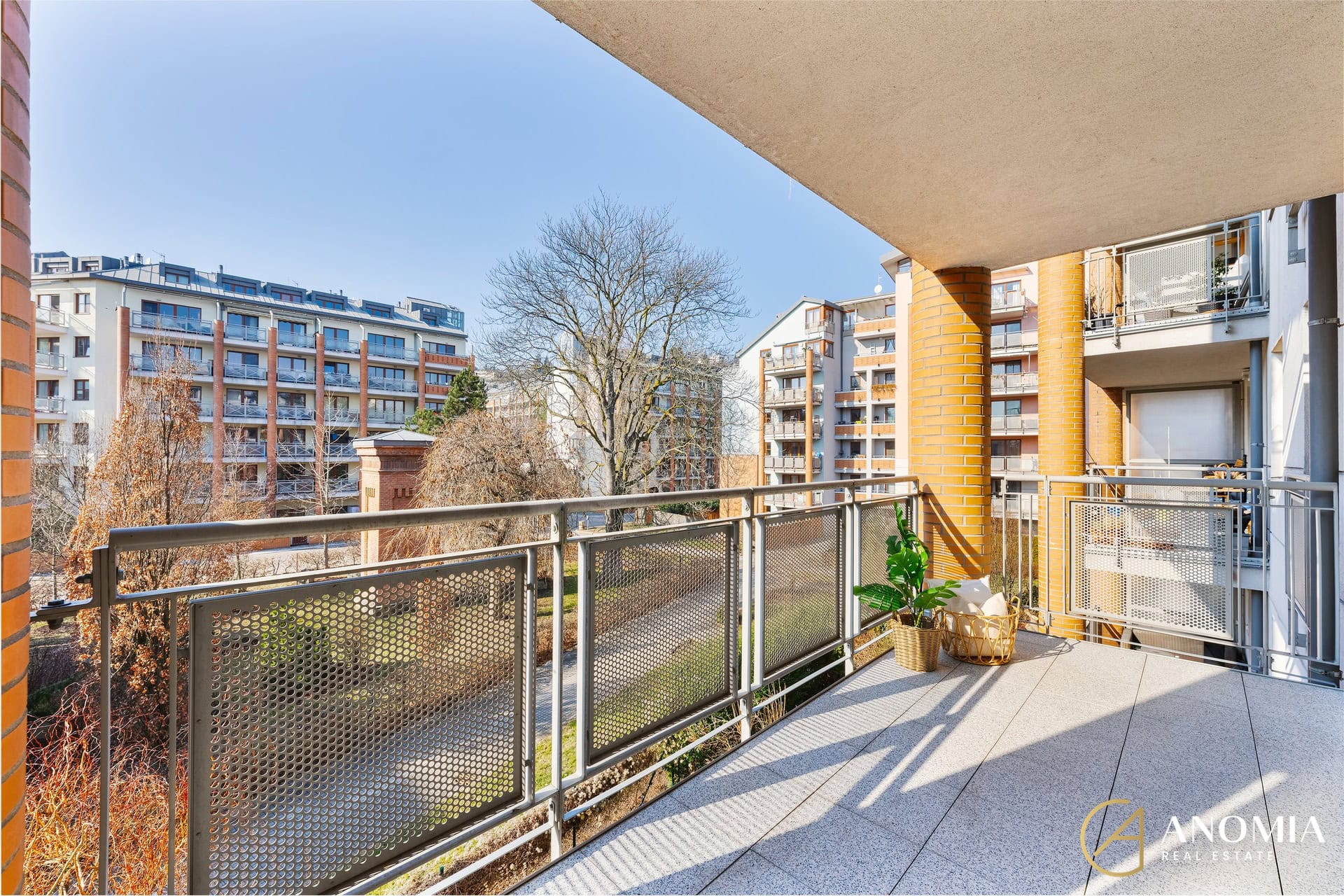 1920x1920wm2404202128-541b2-prodej-bytu-3-kk-88-m2-s-lodzii-10m2-parkovacim-stanim-a-velkym-sklepem-praha-dejvice-dsc04668-5af0247aa0-3660216969