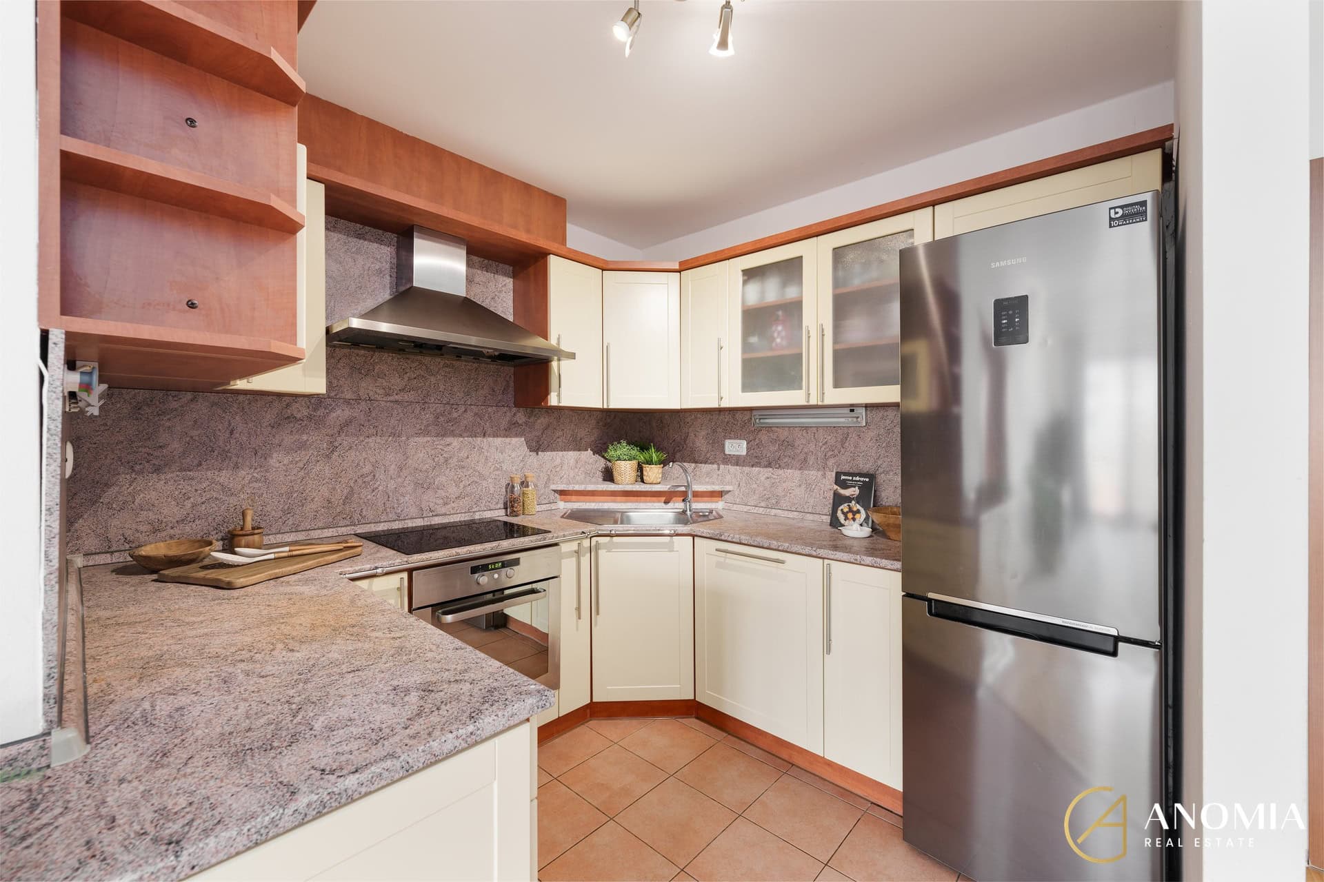 1920x1920wm2404202128-60837-prodej-bytu-3-kk-88-m2-s-lodzii-10m2-parkovacim-stanim-a-velkym-sklepem-praha-dejvice-dsc04617-75a5247aa0-1783471676