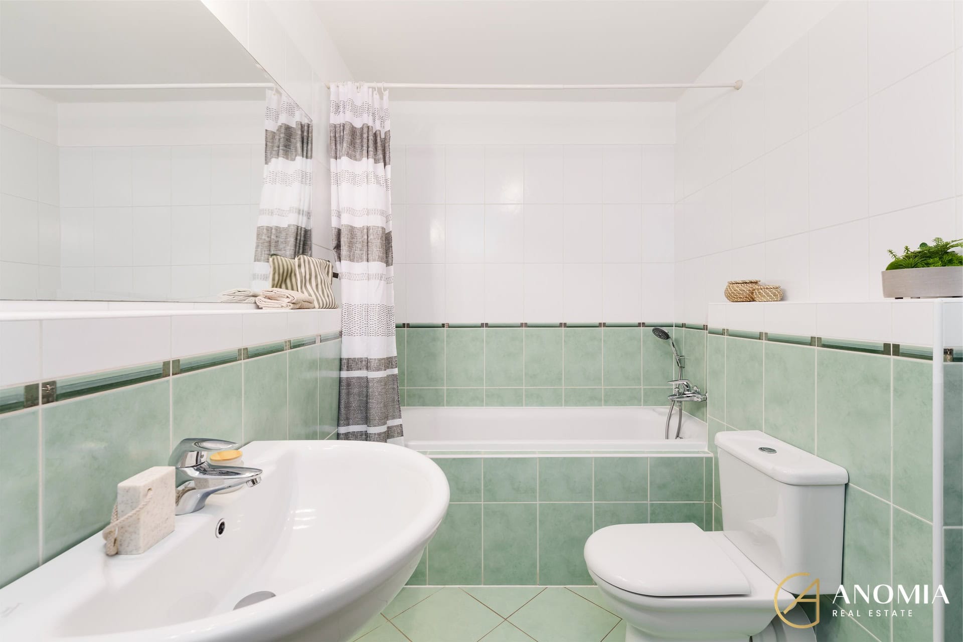 1920x1920wm2404202128-717d8-prodej-bytu-3-kk-88-m2-s-lodzii-10m2-parkovacim-stanim-a-velkym-sklepem-praha-dejvice-dsc04589-56ef247aa0-4250707455