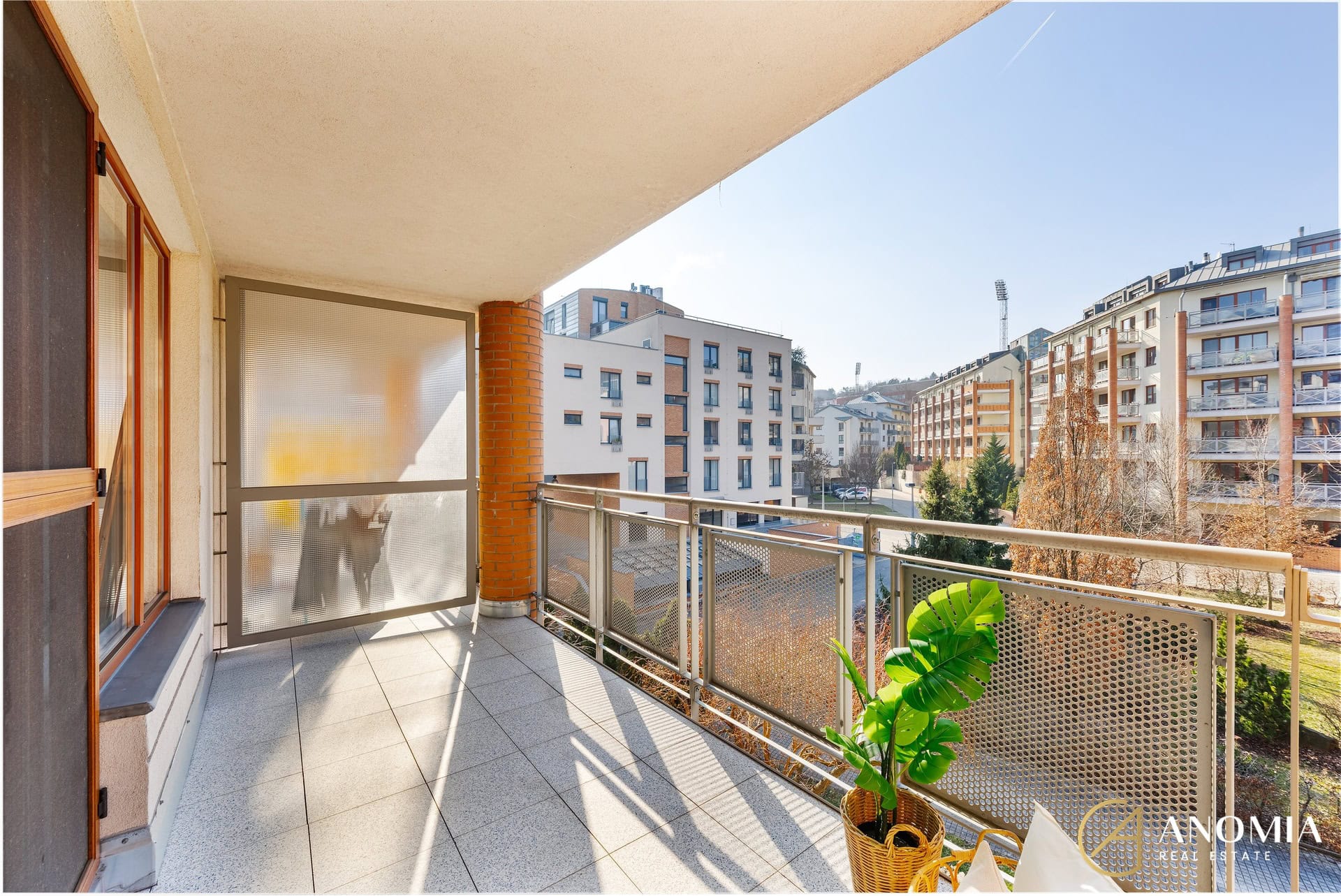 1920x1920wm2404202128-bbe85-prodej-bytu-3-kk-88-m2-s-lodzii-10m2-parkovacim-stanim-a-velkym-sklepem-praha-dejvice-dsc04663-52cf247aa0-1443220664