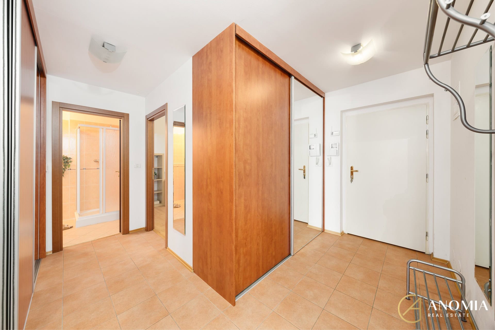 1920x1920wm2404202128-ebf90-prodej-bytu-3-kk-88-m2-s-lodzii-10m2-parkovacim-stanim-a-velkym-sklepem-praha-dejvice-dsc04653-c469247aa0-584715185