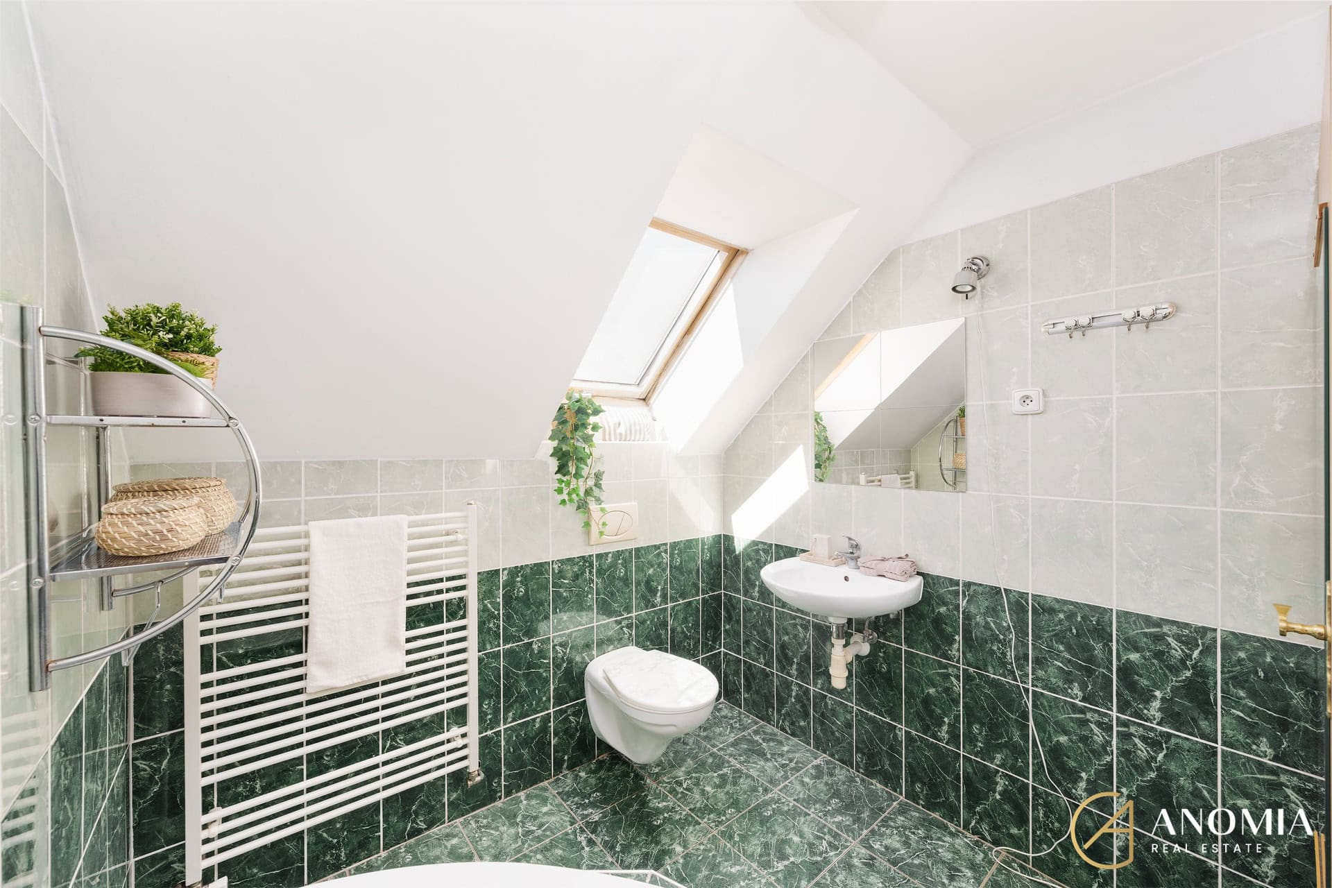 1920x1920wm2404202128-0f534-prodej-rodinneho-domu-3-kk-11577-m2-pozemek-460-m2-kvetnice-u-prahy-dsc00865-1fc63bf9d0-30224309