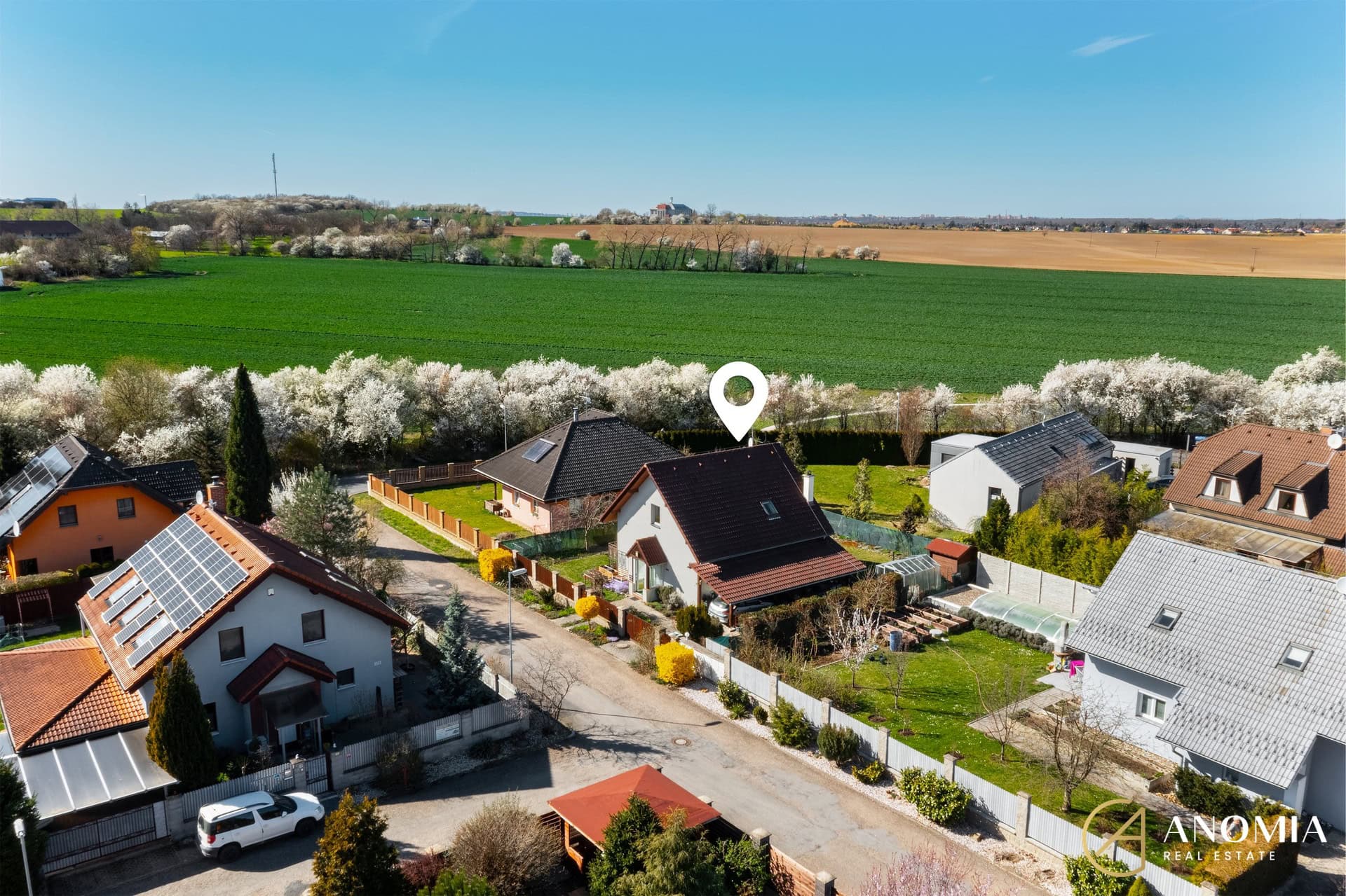 1920x1920wm2404202128-3ff63-prodej-rodinneho-domu-3-kk-11577-m2-pozemek-460-m2-kvetnice-u-prahy-dji-0135-81393bf9d0-1342879837