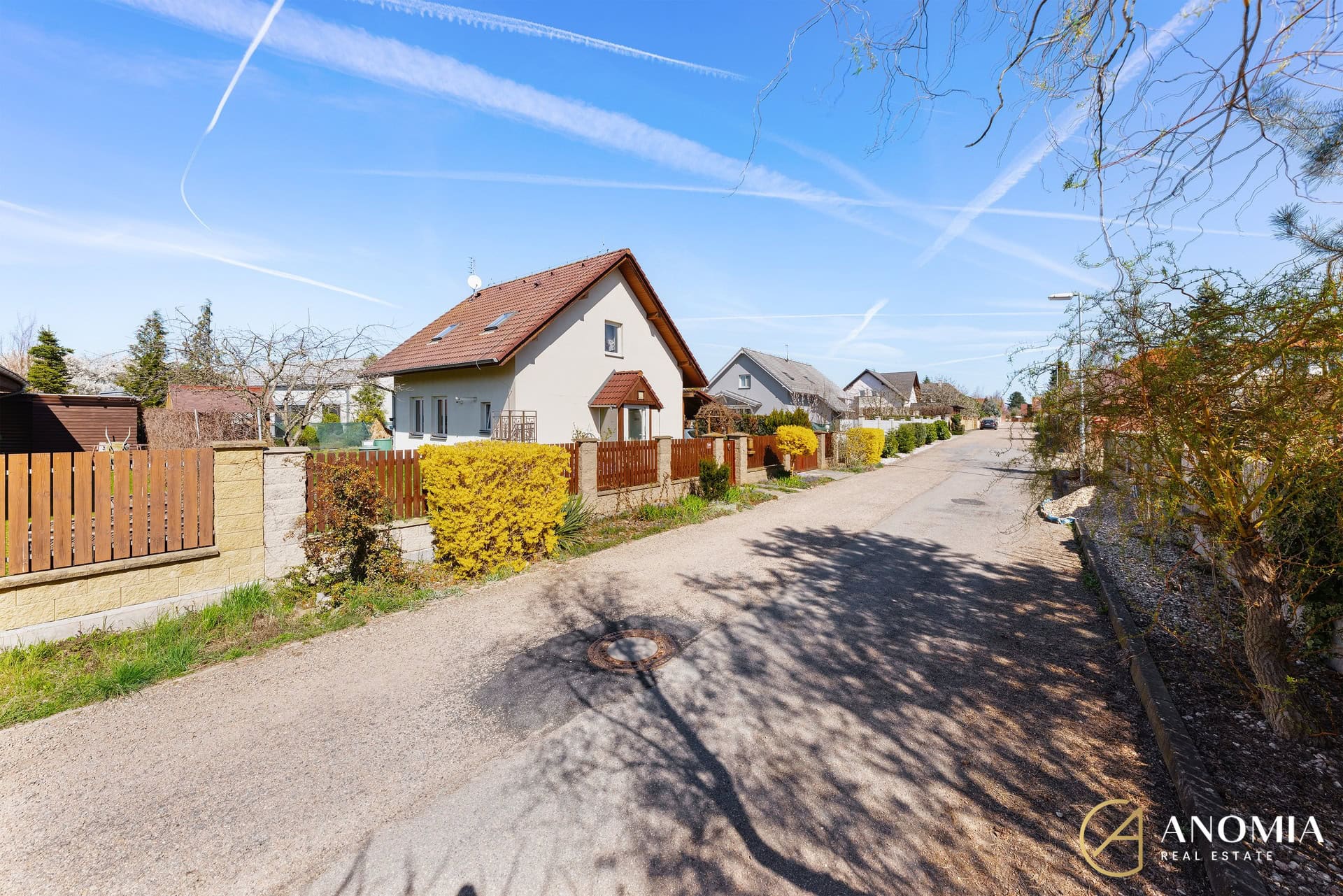 1920x1920wm2404202128-97ad7-prodej-rodinneho-domu-3-kk-11577-m2-pozemek-460-m2-kvetnice-u-prahy-dsc00909-916d3bf9d0-2591515082