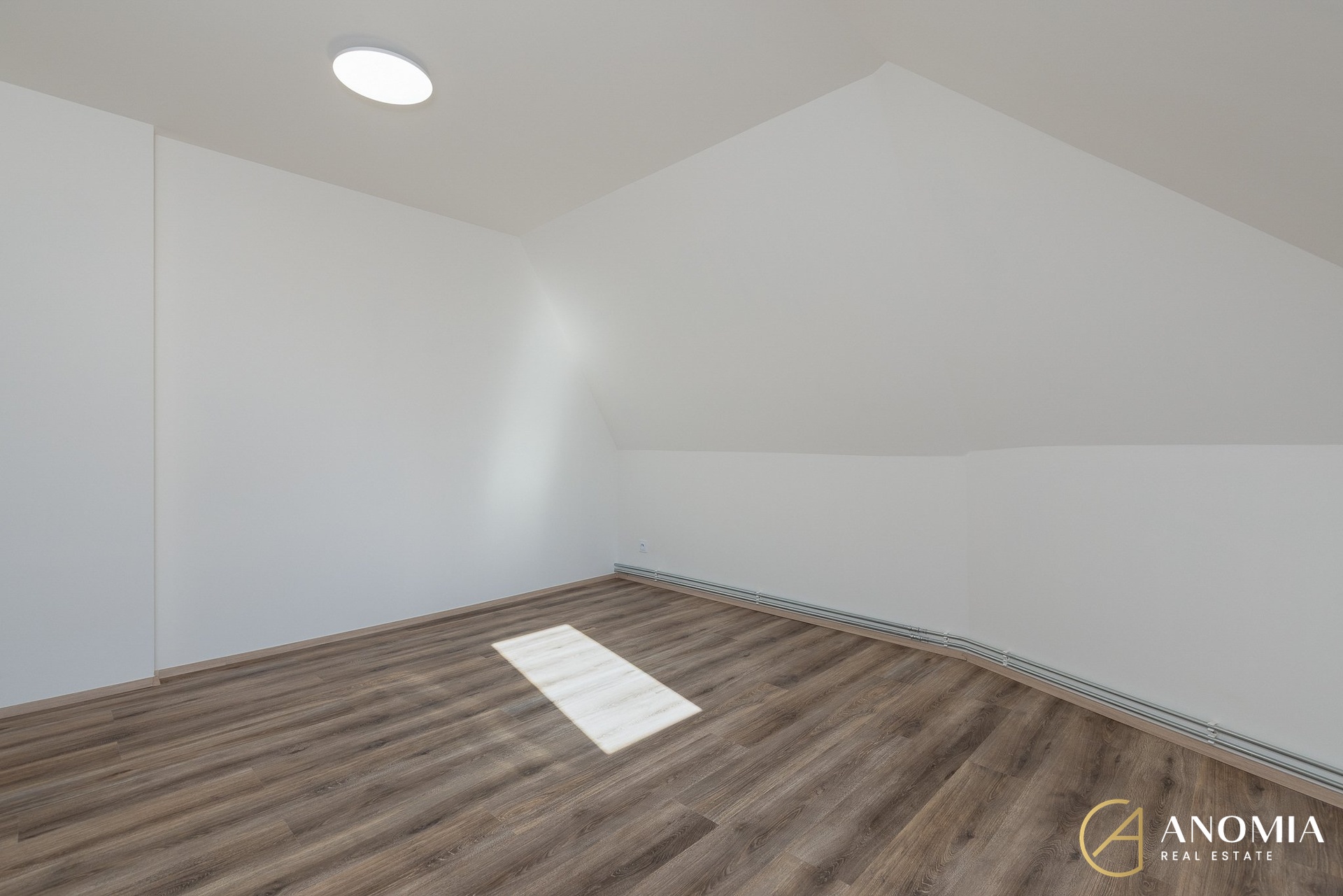 1920x1920wm2404202128-db713-prodej-rodinneho-domu-152-m2-brno-malomerice-kuchyn-aa00247aa0-3264002699