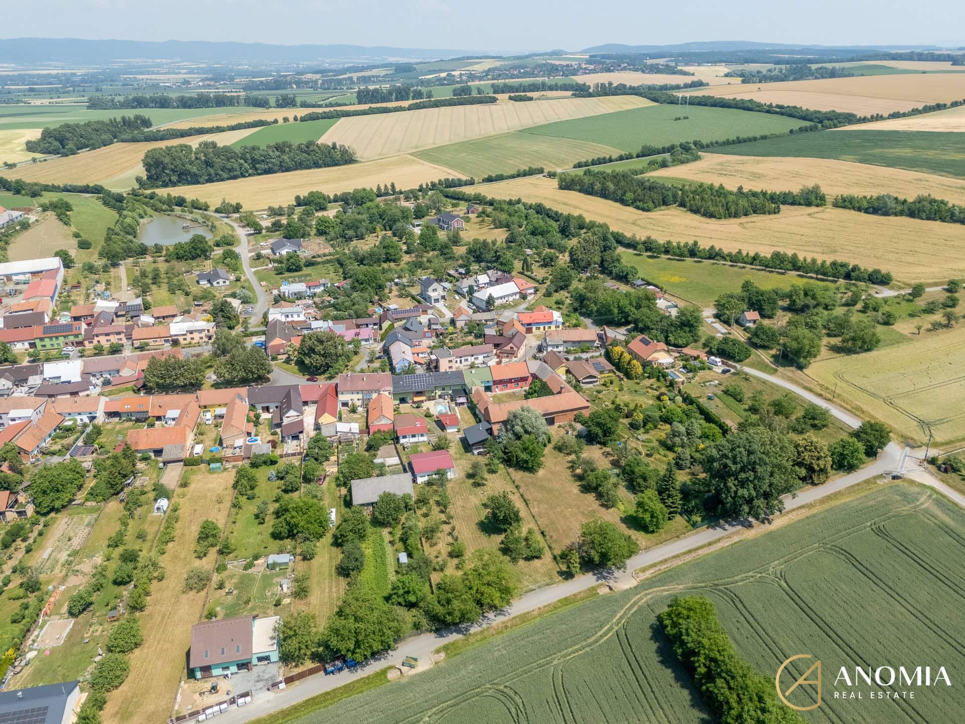 1920x1920wm2404202128-d27b6-prodej-rodinneho-domu-332-m2-tucin-dji-20260629123327-0385-0bc63bf9d0-3912650727